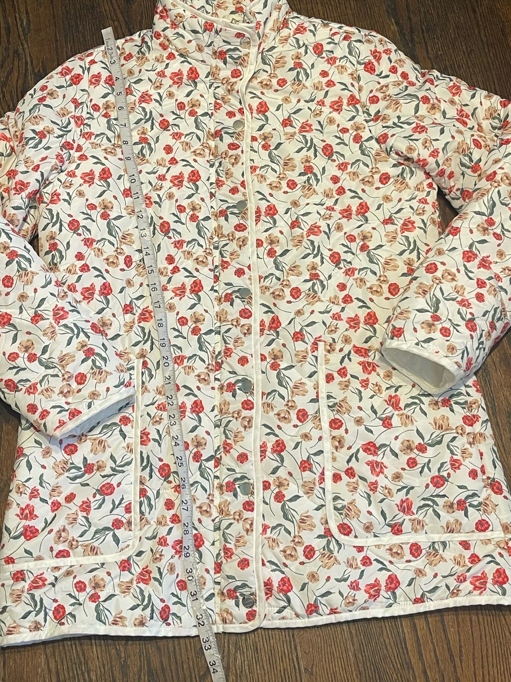 Draper James Cream Quilted Floral Utility Jacket with Red and Green Print size M - Picture 6 of 11